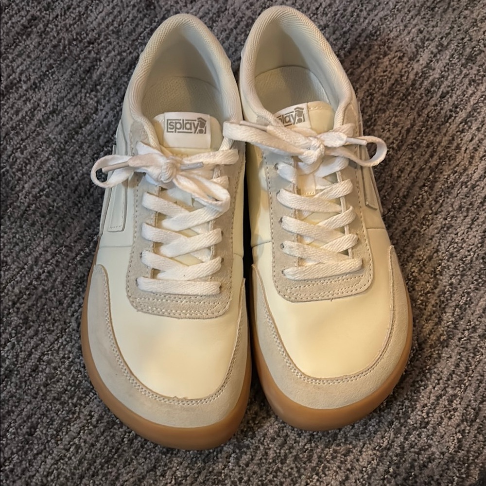 Splay Cream and Tan Sneakers